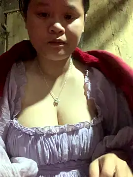 Snapshot of Thanhhuyen001 chatting on 17, 12, 2025 Thanhhuyen001 online show from 17, 12, 2025