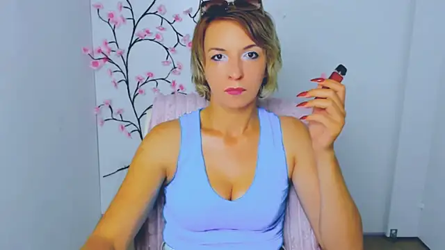 Lana Foxyy online show from 17, 7, 2026