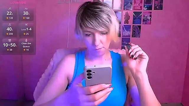 Lana Foxyy online show from 2, 4, 2026