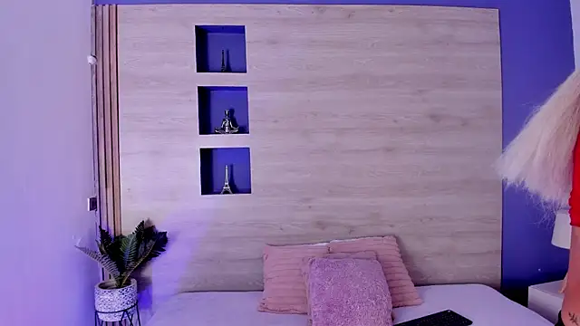 Danhia hott online show from 15, 1, 2026