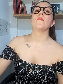 Snapshot of SofiEsteves chatting on 26, 5, 2026 SofiEsteves online show from 26, 5, 2026