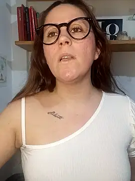Snapshot of SofiEsteves chatting on 27, 5, 2026 SofiEsteves online show from 27, 5, 2026
