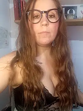 Snapshot of SofiEsteves chatting on 3, 6, 2026 SofiEsteves online show from 3, 6, 2026