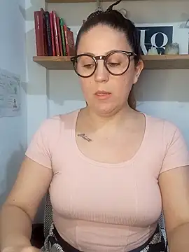 Snapshot of SofiEsteves chatting on 25, 5, 2026 SofiEsteves online show from 25, 5, 2026