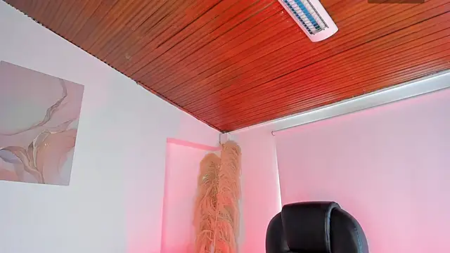 Amelie Wine online show from 25, 2, 2026