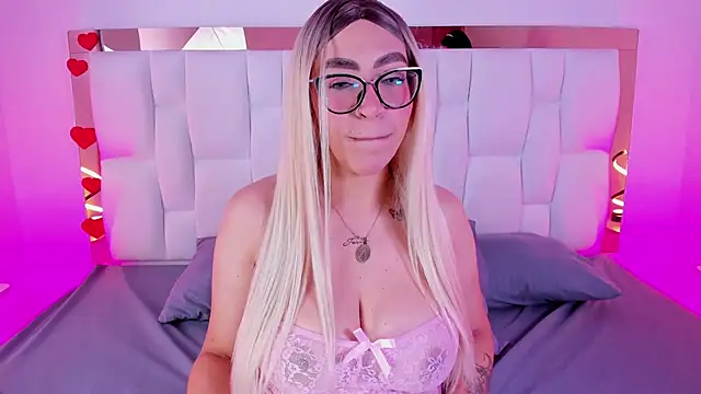 Snapshot of CamilleJuicy_ chatting on 12, 5, 2026 CamilleJuicy online show from 12, 5, 2026