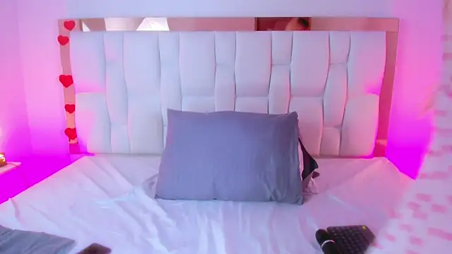 CamilleJuicy  online show from 5, 4, 2026