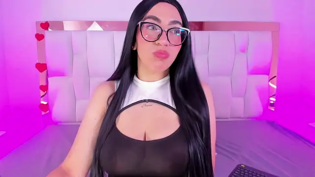 Snapshot of CamilleJuicy_ chatting on 15, 5, 2026 CamilleJuicy online show from 15, 5, 2026