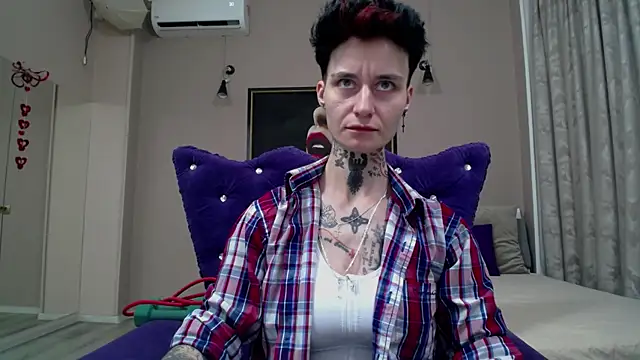 Snapshot of KennyXSX chatting on 7, 5, 2026 KennyXSX online show from 7, 5, 2026