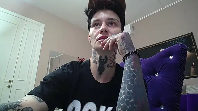 Snapshot of KennyXSX chatting on 23, 7, 2026 KennyXSX online show from 23, 7, 2026