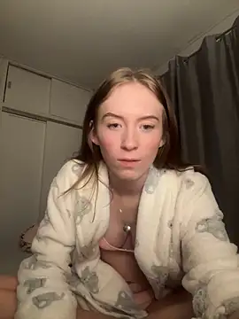 Snapshot of Keriacat_ chatting on 20, 12, 2025 Keriacat online show from 20, 12, 2025