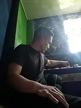 Gloryholeroom online show from 19, 12, 2025