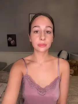 ChiaraSommer online show from 10, 4, 2026