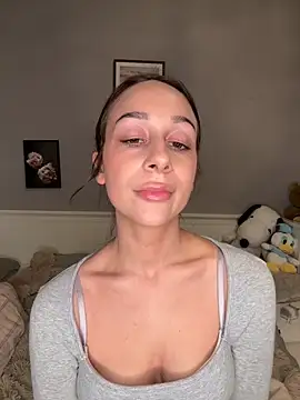 ChiaraSommer online show from 19, 4, 2026