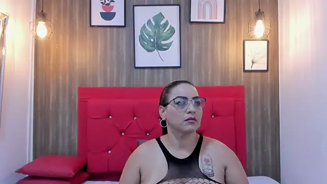 meggancurvy online show from 18, 3, 2026