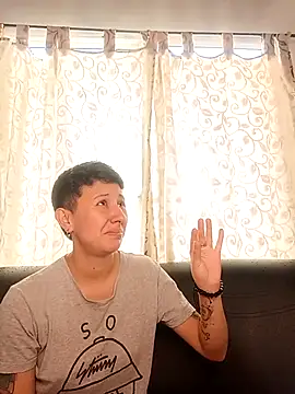 Mei and Gaby online show from 4, 2, 2026