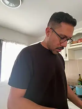 AdrianGarcia89 online show from 18, 4, 2026