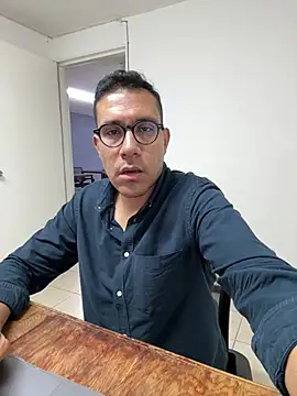 AdrianGarcia89 online show from 4, 6, 2026