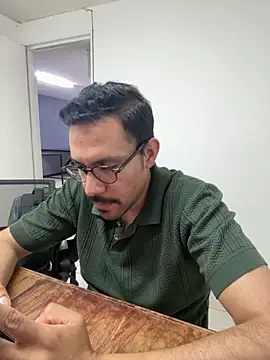 AdrianGarcia89 online show from 15, 4, 2026