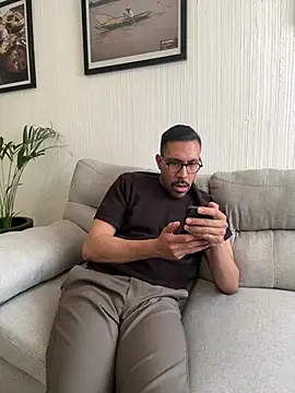 AdrianGarcia89 online show from 18, 4, 2026