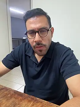 AdrianGarcia89 online show from 8, 5, 2026