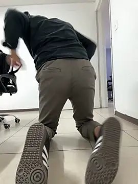 AdrianGarcia89 online show from 10, 4, 2026