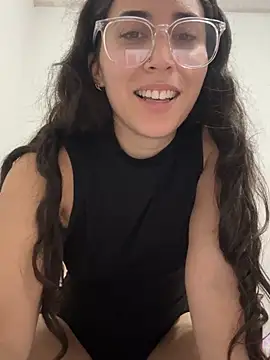 Snapshot of LatinDoll8 chatting on 8, 7, 2026 LatinDoll8 online show from 8, 7, 2026