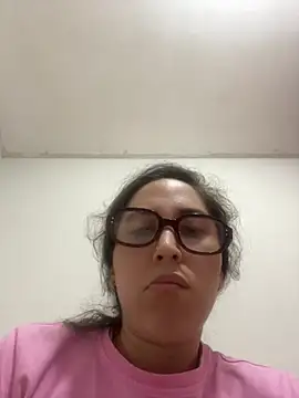 Snapshot of LatinDoll8 chatting on 9, 4, 2026 LatinDoll8 online show from 9, 4, 2026