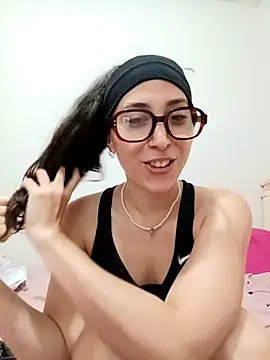 Snapshot of LatinDoll8 chatting on 25, 3, 2026 LatinDoll8 online show from 25, 3, 2026