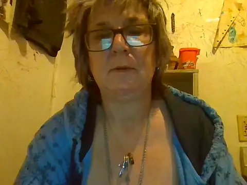 Snapshot of becky1111 chatting on 6, 7, 2026 becky1111 online show from 6, 7, 2026