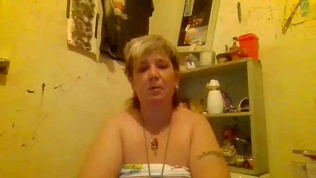 Snapshot of becky1111 chatting on 7, 6, 2026 becky1111 online show from 7, 6, 2026