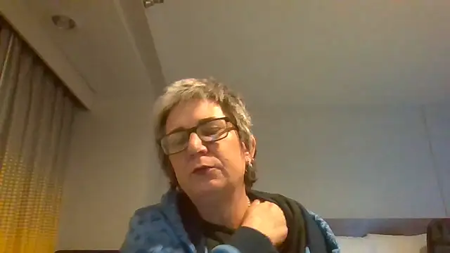 becky1111 online show from 15, 4, 2026