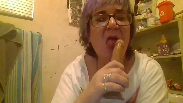 Snapshot of becky1111 chatting on 25, 6, 2026 becky1111 online show from 25, 6, 2026