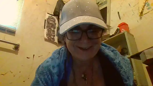 becky1111 online show from 24, 4, 2026