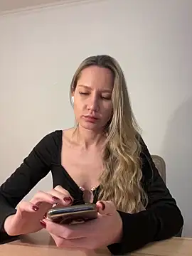 1Moonlight1 online show from 9, 2, 2026