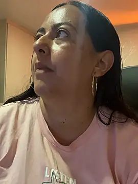 Snapshot of evelyn_harpeery chatting on 8, 7, 2026 evelyn harpeery online show from 8, 7, 2026