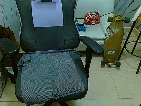 Boy tatto77 online show from 1, 4, 2026