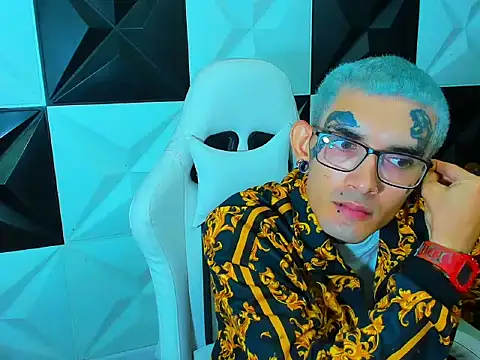 Boy tatto77 online show from 20, 12, 2025