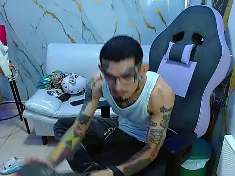 Snapshot of Boy_tatto77 chatting on 24, 4, 2026 Boy tatto77 online show from 24, 4, 2026