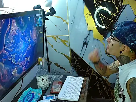 Snapshot of Boy_tatto77 chatting on 3, 6, 2026 Boy tatto77 online show from 3, 6, 2026