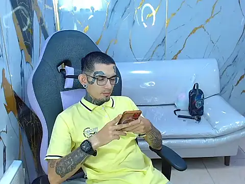 Snapshot of Boy_tatto77 chatting on 30, 6, 2026 Boy tatto77 online show from 30, 6, 2026