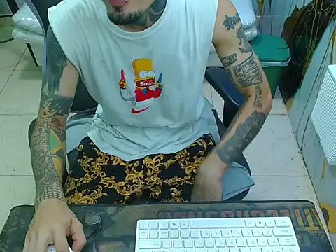 Snapshot of Boy_tatto77 chatting on 2, 5, 2026 Boy tatto77 online show from 2, 5, 2026