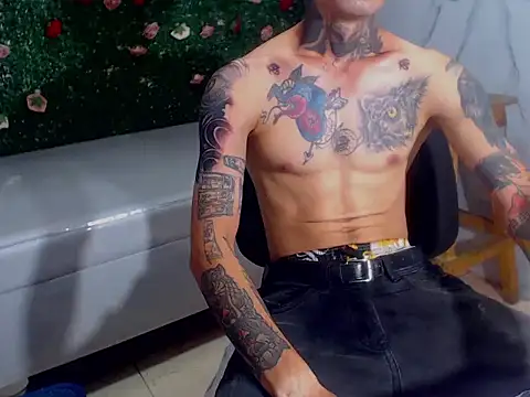 Snapshot of Boy_tatto77 chatting on 4, 6, 2026 Boy tatto77 online show from 4, 6, 2026