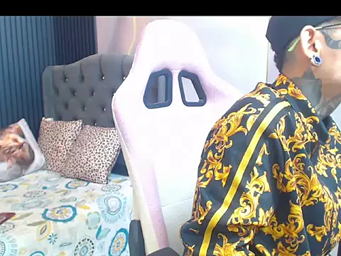 Snapshot of Boy_tatto77 chatting on 19, 5, 2026 Boy tatto77 online show from 19, 5, 2026
