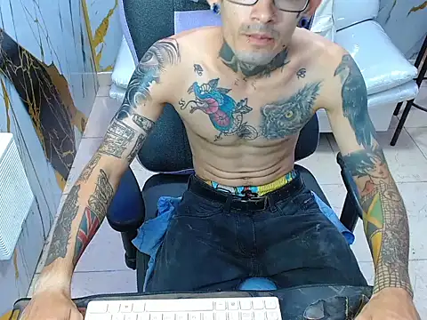 Snapshot of Boy_tatto77 chatting on 10, 6, 2026 Boy tatto77 online show from 10, 6, 2026