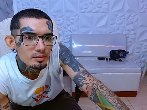 Snapshot of Boy_tatto77 chatting on 10, 7, 2026 Boy tatto77 online show from 10, 7, 2026