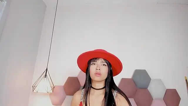 GahiaBelucci online show from 8, 4, 2026