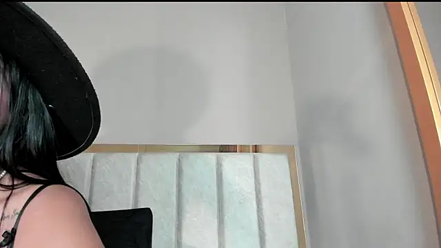 GahiaBelucci online show from 9, 4, 2026