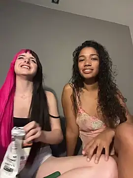 Snapshot of MikaScarlet chatting on 28, 4, 2026 MikaScarlet online show from 28, 4, 2026