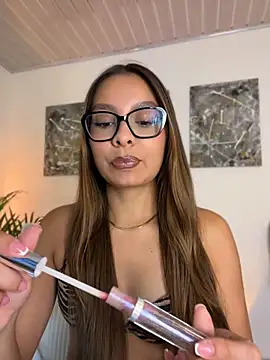 Nicollewest1 online show from 18, 7, 2026